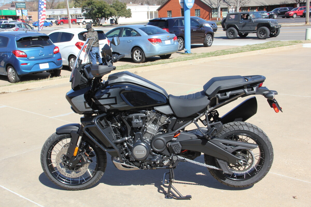 2025 Harley-Davidson Pan America 1250 Special Vivid Black w/Laced Wheels - Photo 3