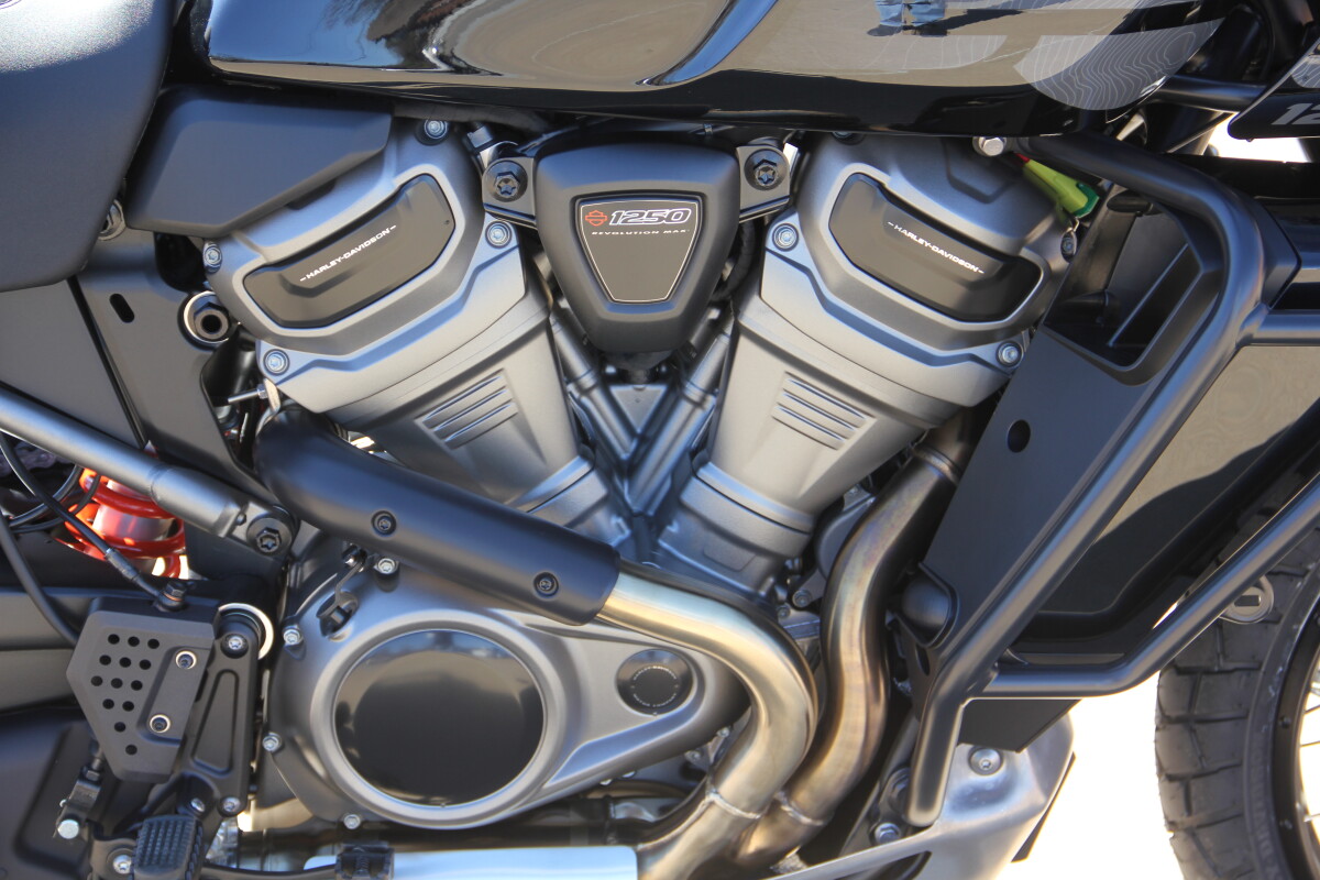 2025 Harley-Davidson Pan America 1250 Special Vivid Black w/Laced Wheels - Photo 10