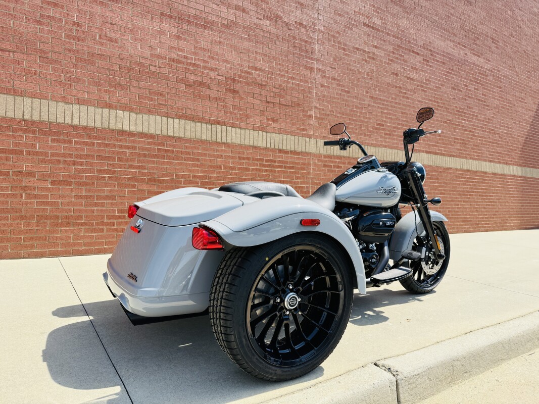 FLRT 2024 Freewheeler - Photo 3