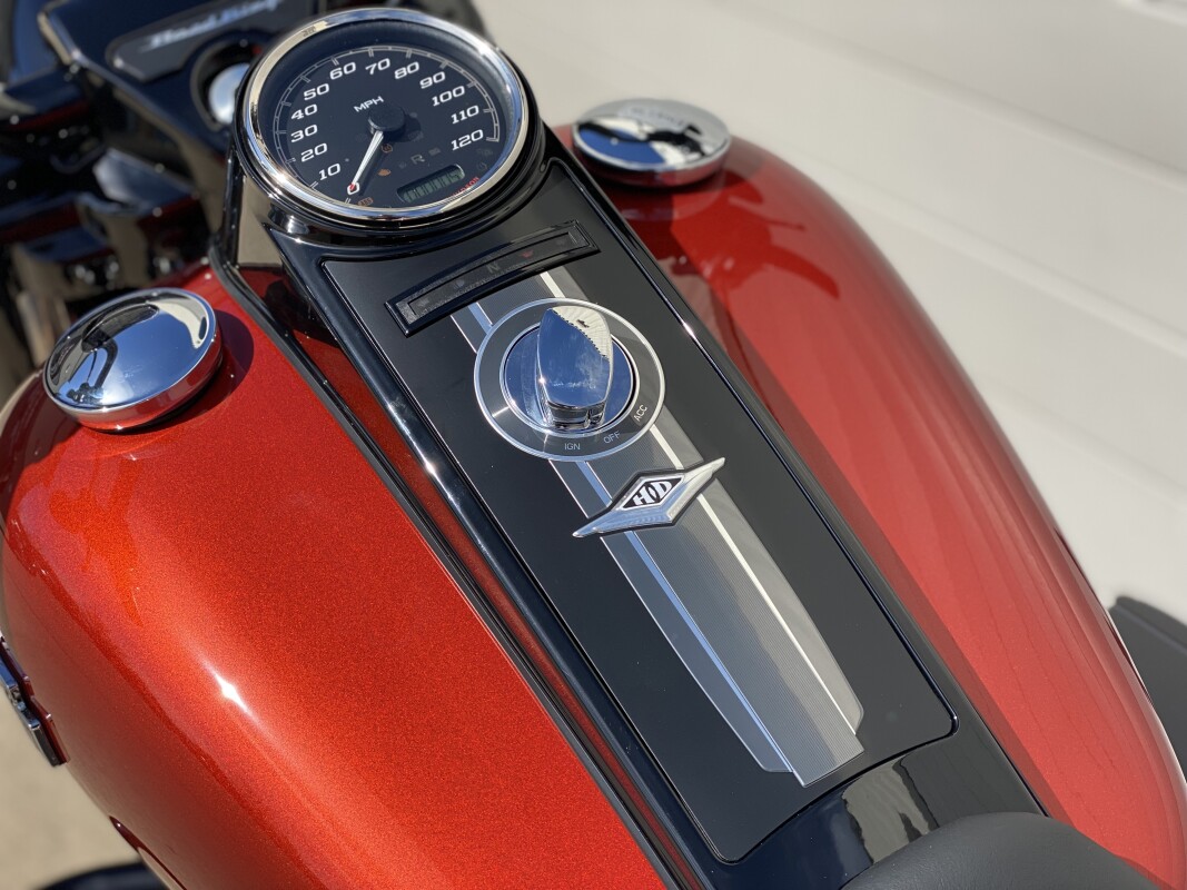 2025 Harley-Davidson Road King Special Whiskey Fire - Black Finish - Photo 10