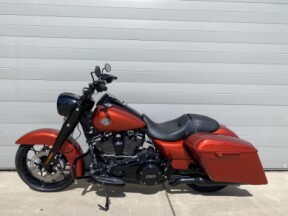 2025 Harley-Davidson<sup>®</sup> Road King<sup>®</sup> Special Whiskey Fire - Black Finish thumb 1