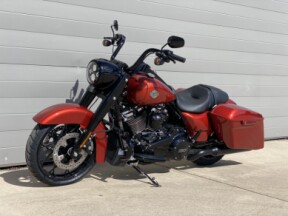 2025 Harley-Davidson<sup>®</sup> Road King<sup>®</sup> Special Whiskey Fire - Black Finish thumb 0