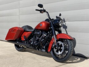 2025 Harley-Davidson<sup>®</sup> Road King<sup>®</sup> Special Whiskey Fire - Black Finish thumb 3