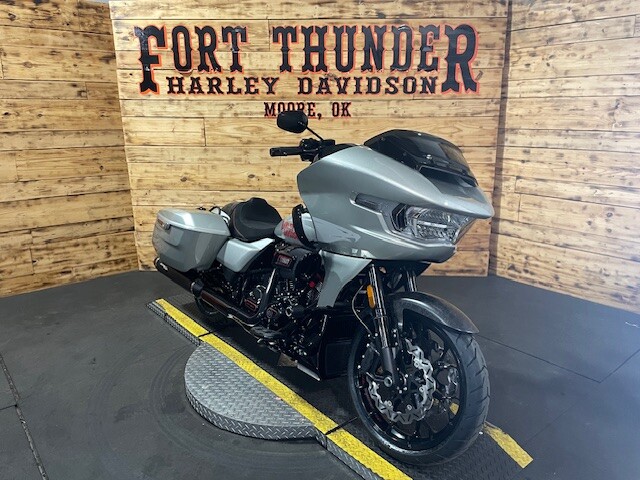 Harley-Davidson CVO Road Glide ST 2025 FLTRXSTSE MERCURY SILVER - Photo 3