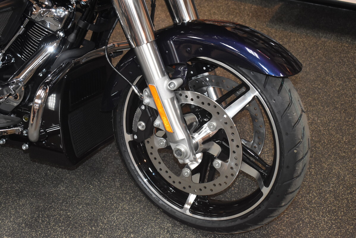 FLTRX 2025 Road Glide - Photo 8
