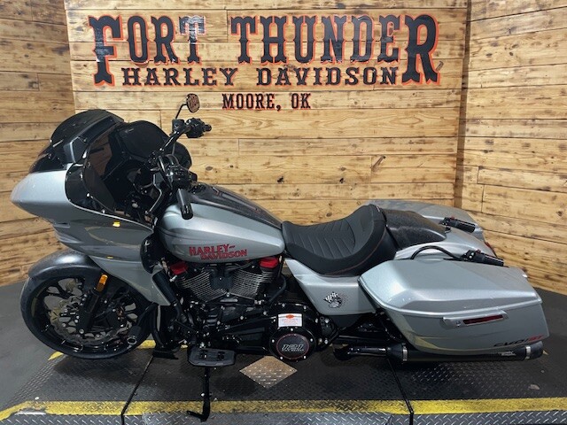 Harley-Davidson CVO Road Glide ST 2025 FLTRXSTSE MERCURY SILVER - Photo 8