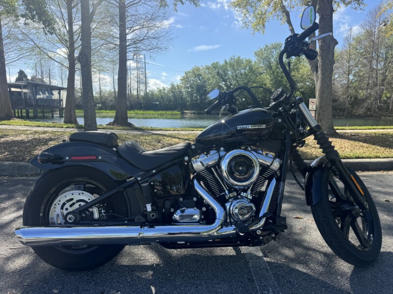 2025 Harley-Davidson<sup>®</sup> Street Bob<sup>®</sup>