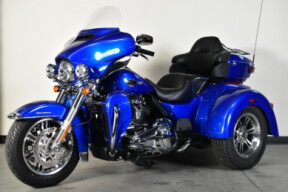 2024 Harley-Davidson® Tri Glide® Ultra FLHTCUTG thumb 0