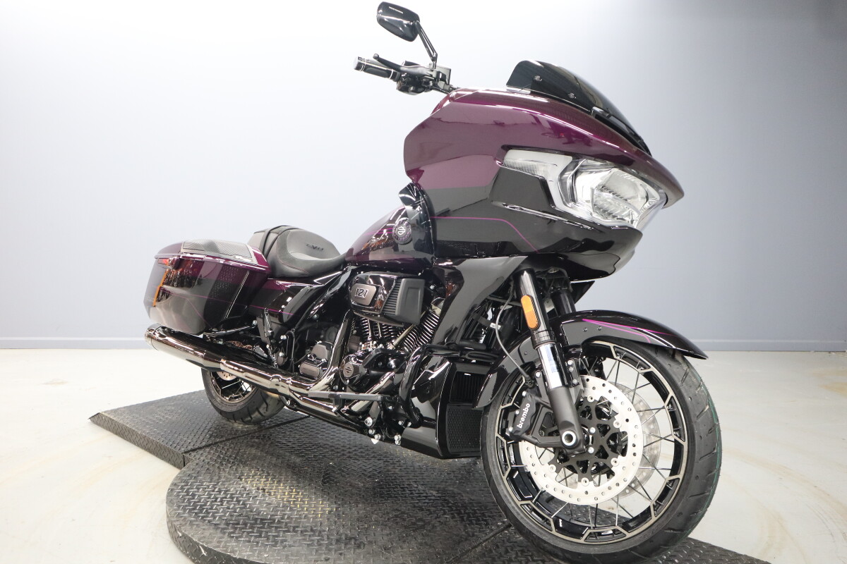 2025 Harley-Davidson CVO Road Glide FLTRXSE - Photo 2
