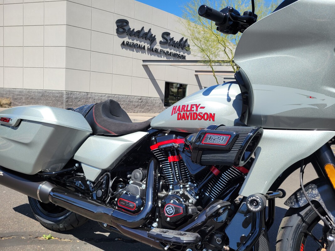 FLTRXSTSE 2025 CVO Road Glide ST - Photo 2