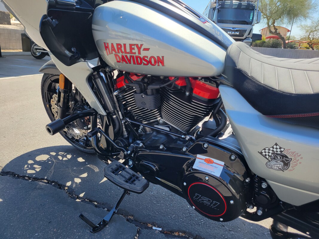 FLTRXSTSE 2025 CVO Road Glide ST - Photo 5