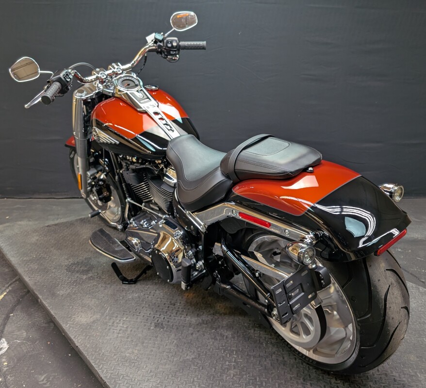 Harley-Davidson Fat Boy 2025 FLFB WHISKY FIRE/ BLK - Photo 6