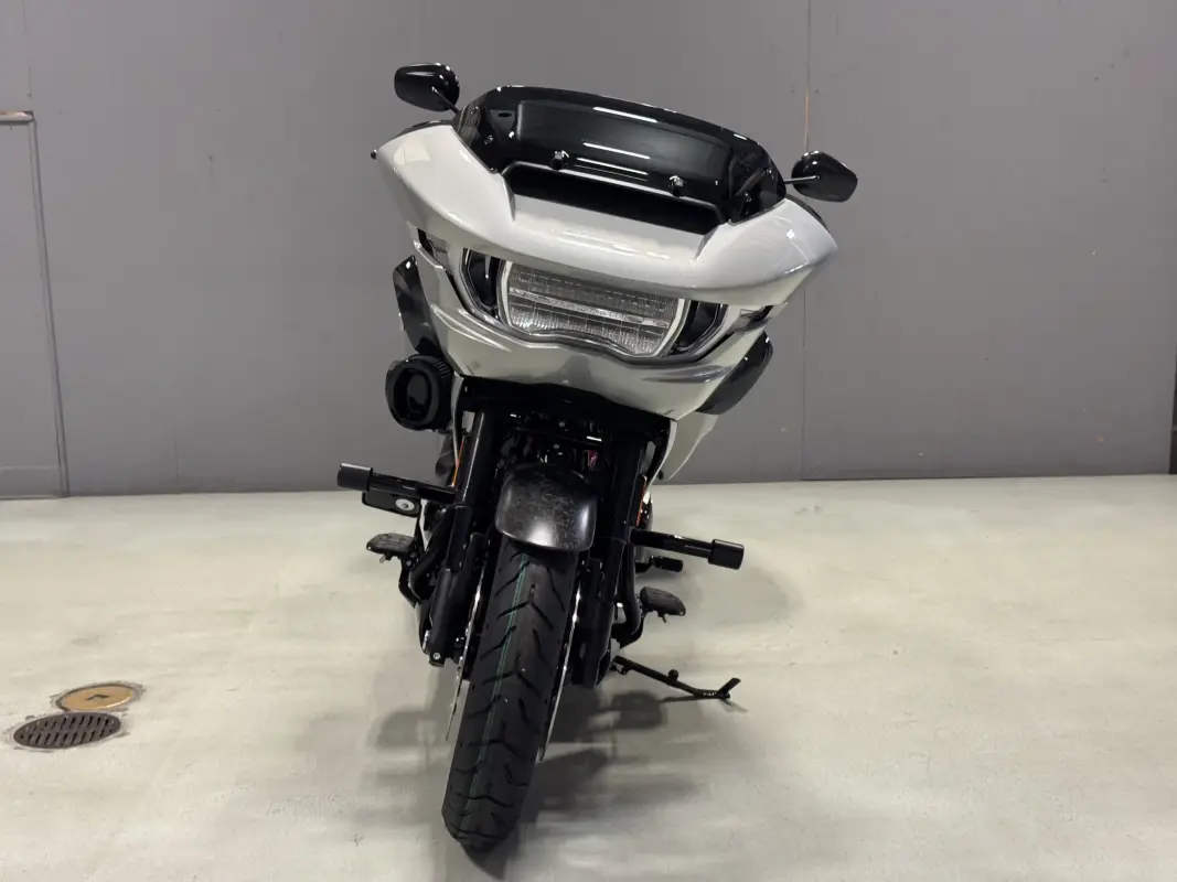 FLTRXSTSE 2025 CVO Road Glide ST - Photo 7