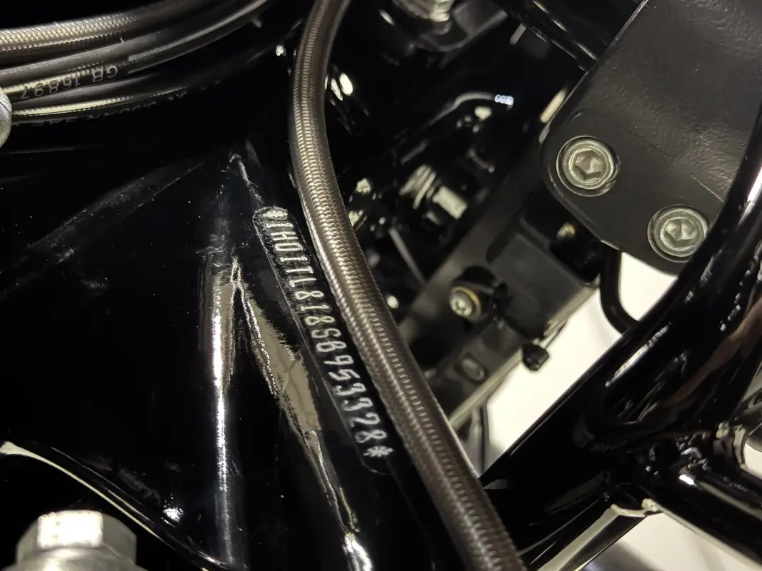 FLTRXSTSE 2025 CVO Road Glide ST - Photo 9