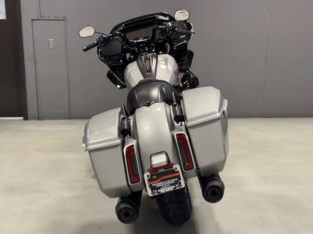 FLTRXSTSE 2025 CVO Road Glide ST - Photo 8