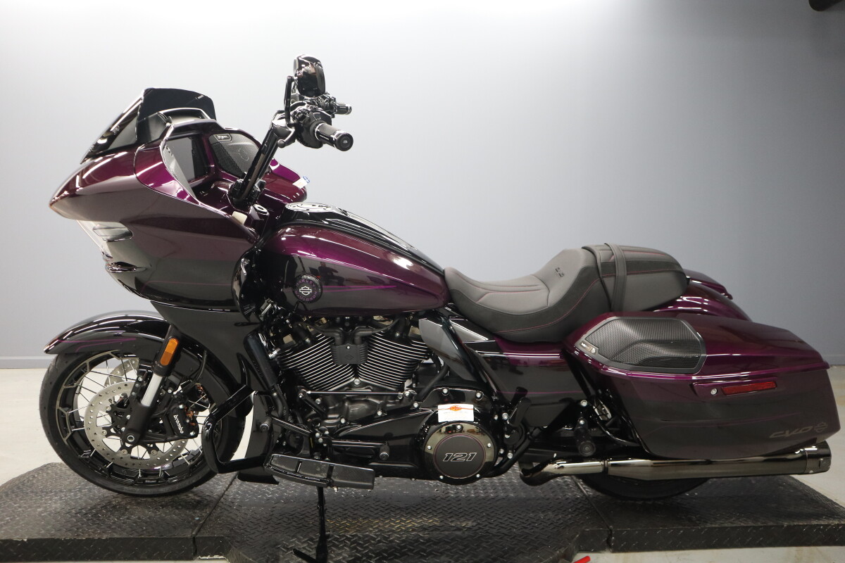 2025 Harley-Davidson CVO Road Glide FLTRXSE - Photo 5