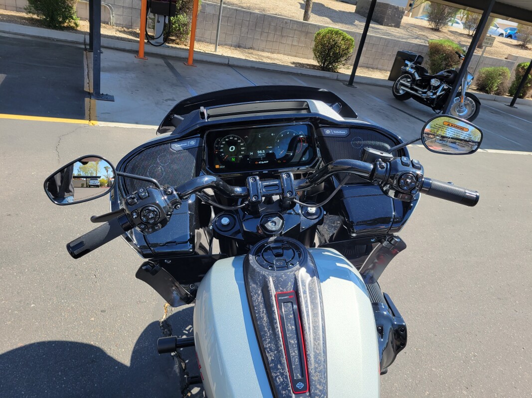 FLTRXSTSE 2025 CVO Road Glide ST - Photo 7