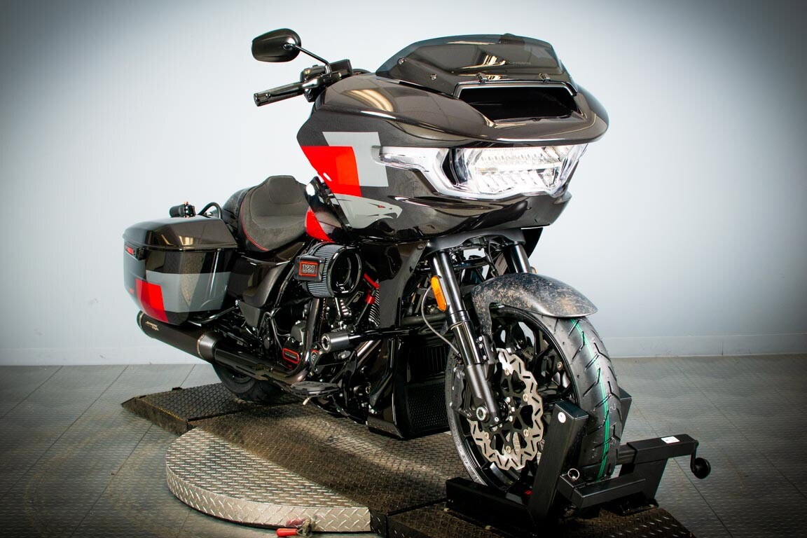 2025 Harley-Davidson CVO Road Glide ST FLTRXSTSE - Photo 2