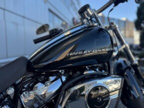 2025 Harley-Davidson<sup>®</sup> Breakout<sup>®</sup> Vivid Black thumb 1