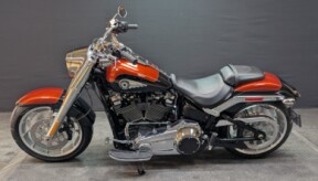 Harley-Davidson<sup>®</sup> Fat Boy<sup>®</sup> 2025 FLFB WHISKY FIRE/ BLK thumb 0