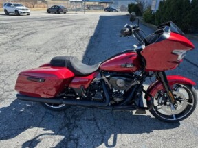 2025 Harley-Davidson<sup>®</sup> Road Glide® Brilliant Red - Black Finish thumb 2