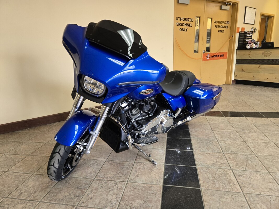 2025 Harley-Davidson Street Glide Blue Burst - Photo 5