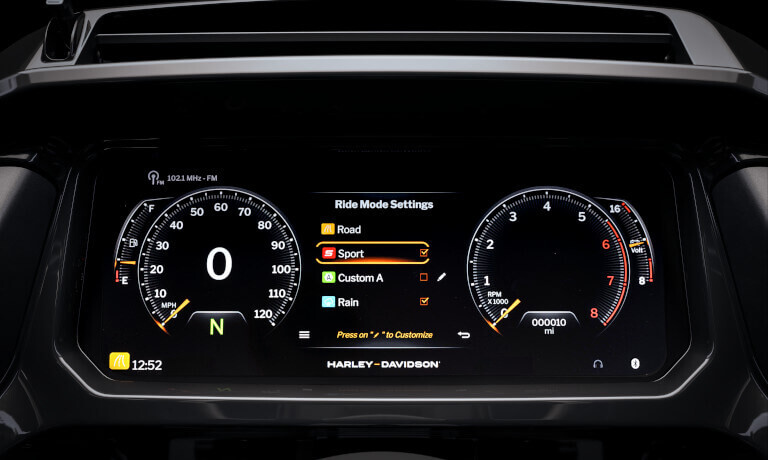 2025 Harley-Davidson Road Glide tech display and ride modes