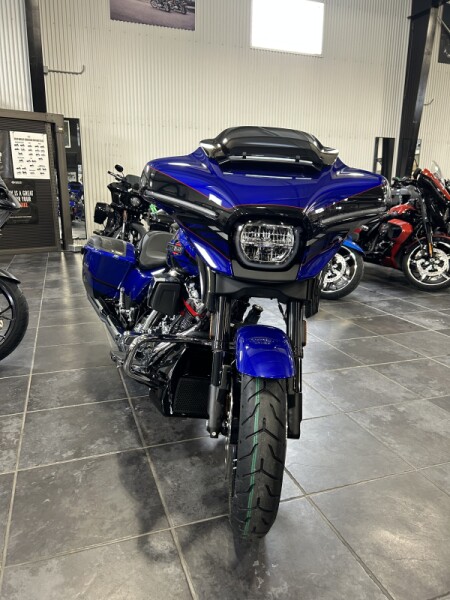 *DEMO* 2025 CVO Street Glide in Blue Streak