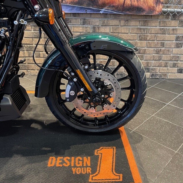 2024 Freewheeler (FLRT) - Photo 5
