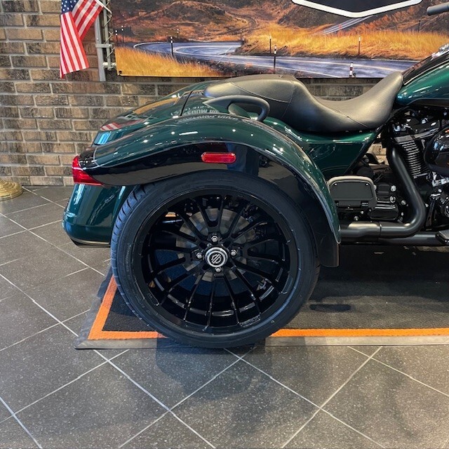 2024 Freewheeler (FLRT) - Photo 8