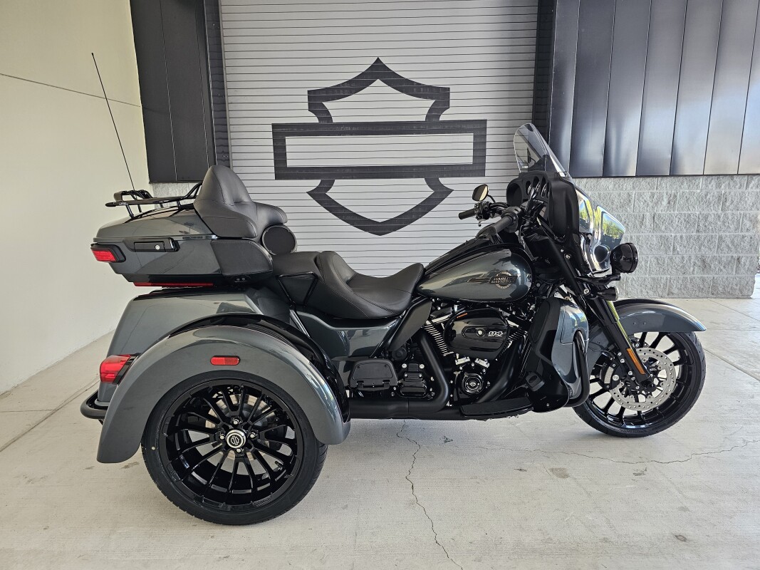 2025 Harley-Davidson<sup>®</sup> Tri Glide<sup>®</sup> Ultra