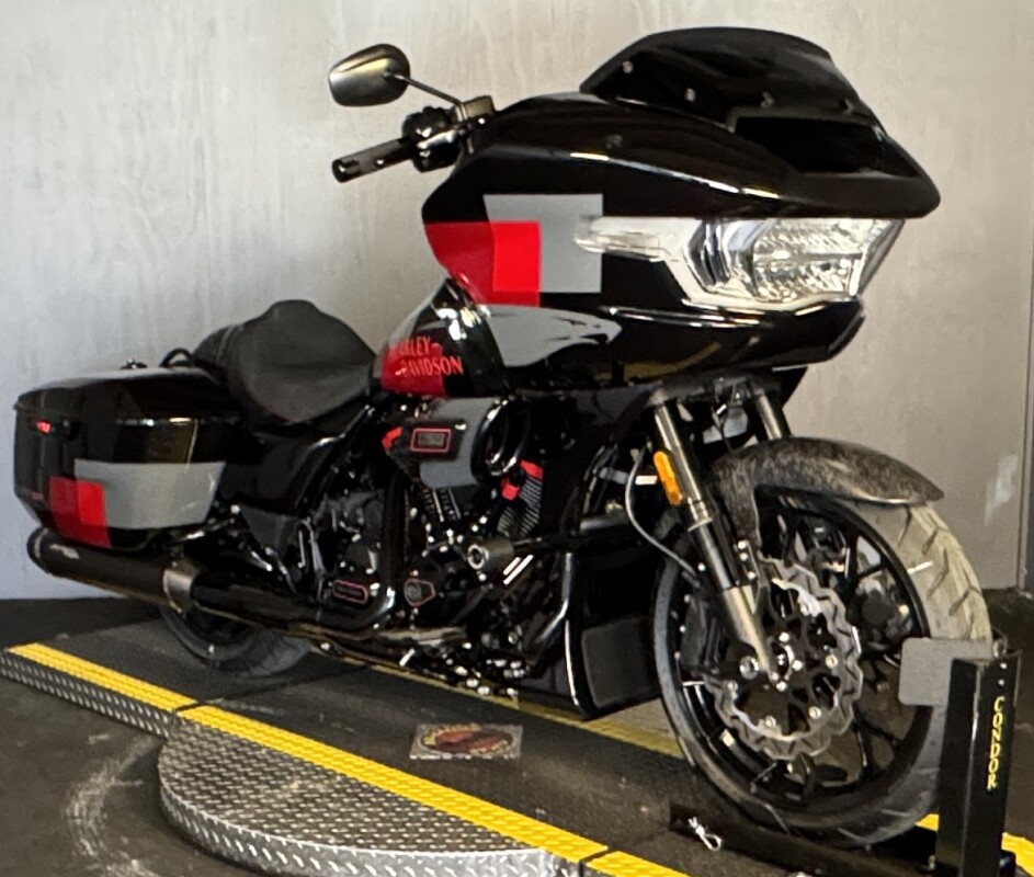 2025 Harley-Davidson CVO Road Glide ST FLTRXSTSE HOT LAP - Photo 7