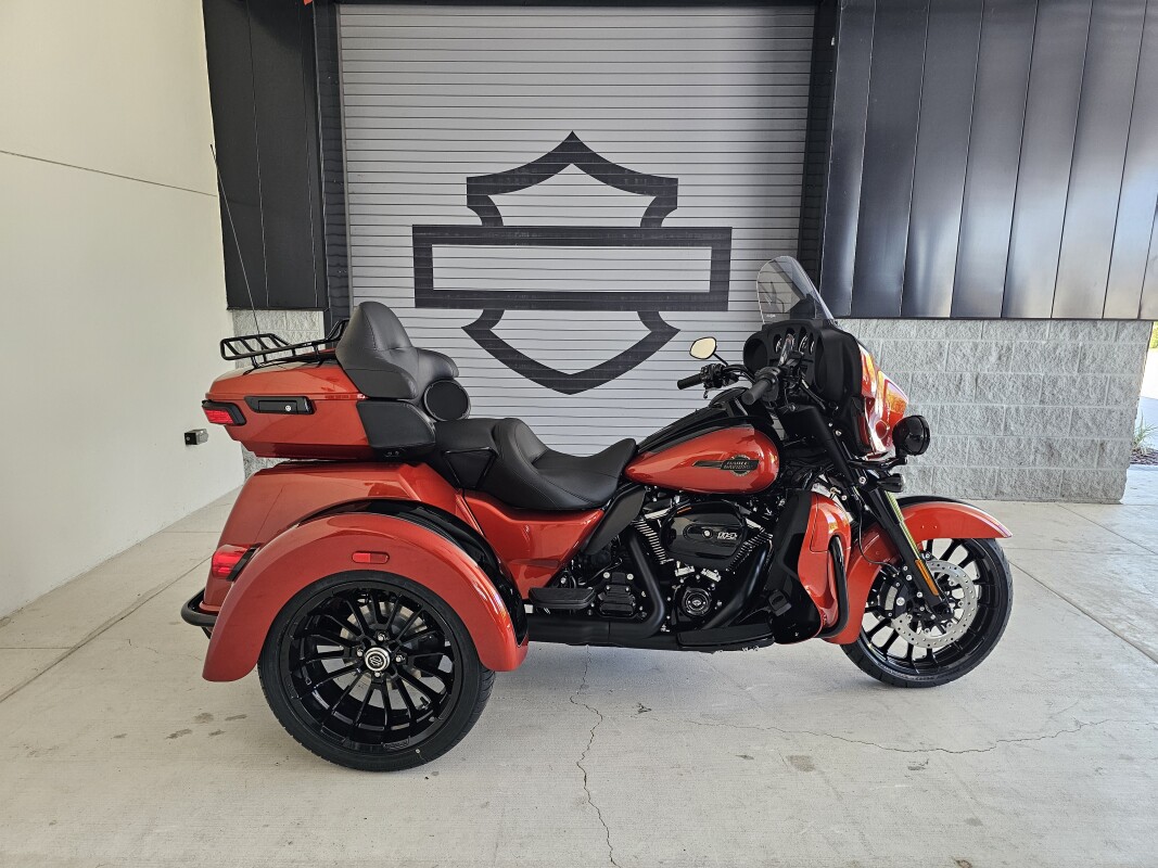 2025 Harley-Davidson<sup>®</sup> Tri Glide<sup>®</sup> Ultra