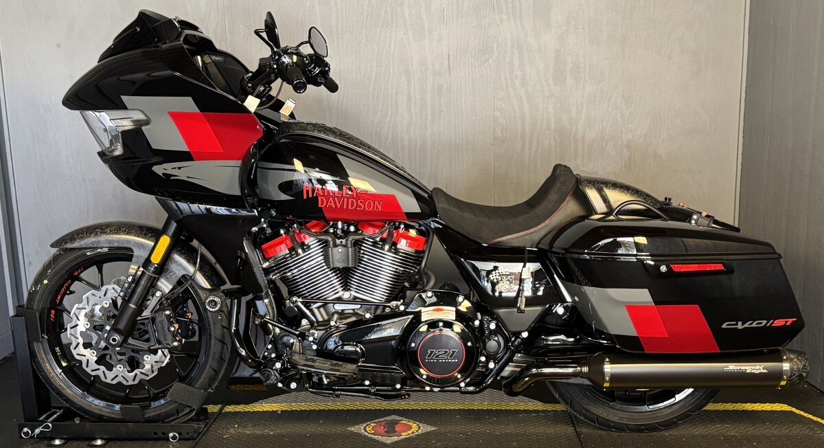 2025 Harley-Davidson CVO Road Glide ST FLTRXSTSE HOT LAP - Photo 3