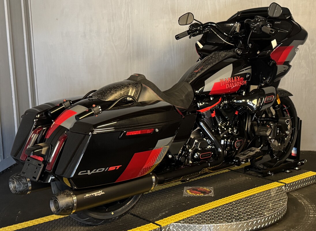 2025 Harley-Davidson CVO Road Glide ST FLTRXSTSE HOT LAP - Photo 8