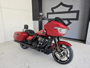 2025 Harley-Davidson<sup>®</sup> Road Glide® thumb 2