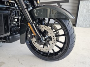 2025 Harley-Davidson<sup>®</sup> Tri Glide<sup>®</sup> Ultra thumb 1