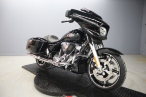 2025 Harley-Davidson® Street Glide® FLHX thumb 2