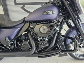 2025 Harley-Davidson<sup>®</sup> Street Glide® thumb 3