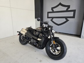 2025 Harley-Davidson<sup>®</sup> Sportster<sup>®</sup> S thumb 2