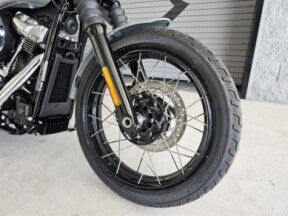 2025 Harley-Davidson<sup>®</sup> Street Bob<sup>®</sup> thumb 1
