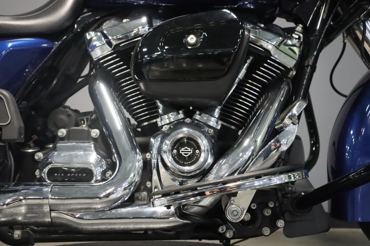 2017 Harley-Davidson Street Glide FLHX - Photo 10