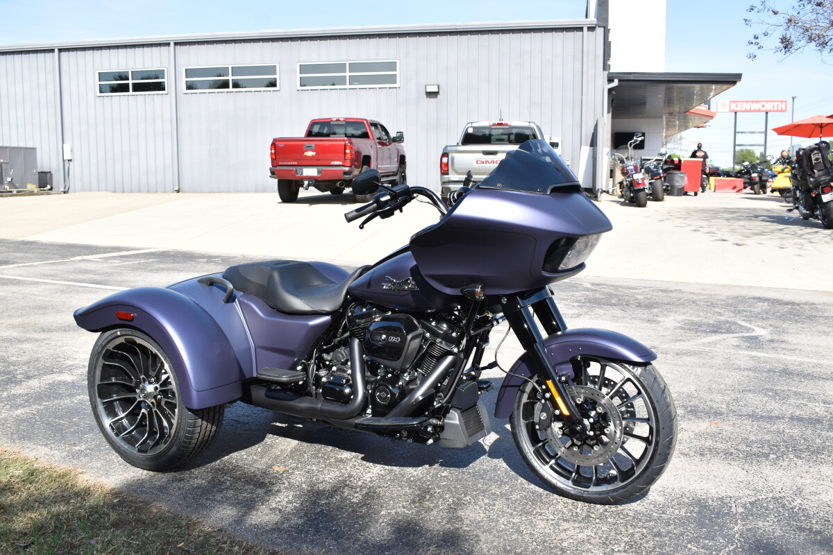 2025 Harley-Davidson Road Glide 3 - Photo 3