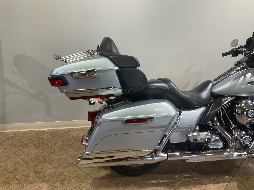 2015 Harley-Davidson Electra Glide Ultra Clsc Brilt Slvr FLHTCU - Photo 5