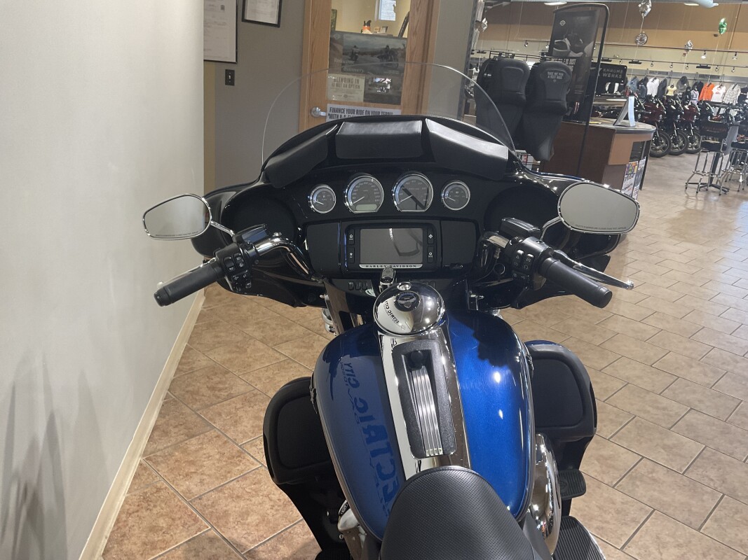2018 Harley-Davidson 115th Anniversary Ultra Limited Legend Blue/Vivid Black FLHTKANV - Photo 6