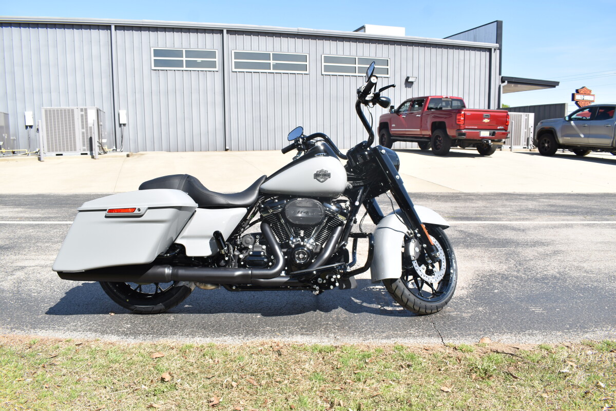 2025 Harley-Davidson Road King Special - Photo 2