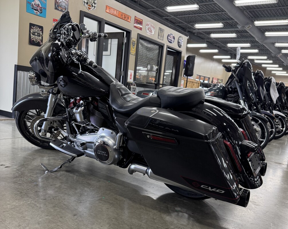 2020 Harley-Davidson CVO Street Glide FLHXSE - Photo 6