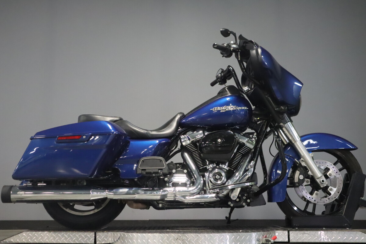 2017 Harley-Davidson Street Glide FLHX