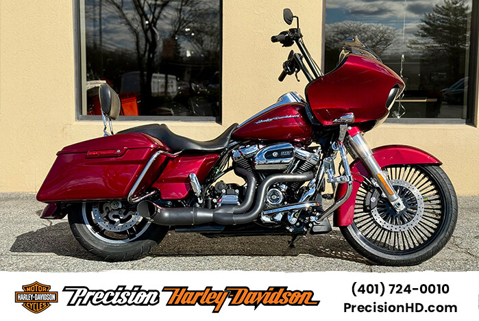 2017 Harley-Davidson<sup>®</sup> Road Glide<sup>®</sup> Special FLTRXS