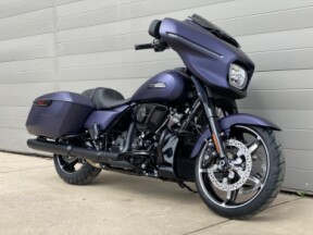 2025 Harley-Davidson<sup>®</sup> Street Glide® Purple Abyss Denim - Black Finish thumb 3